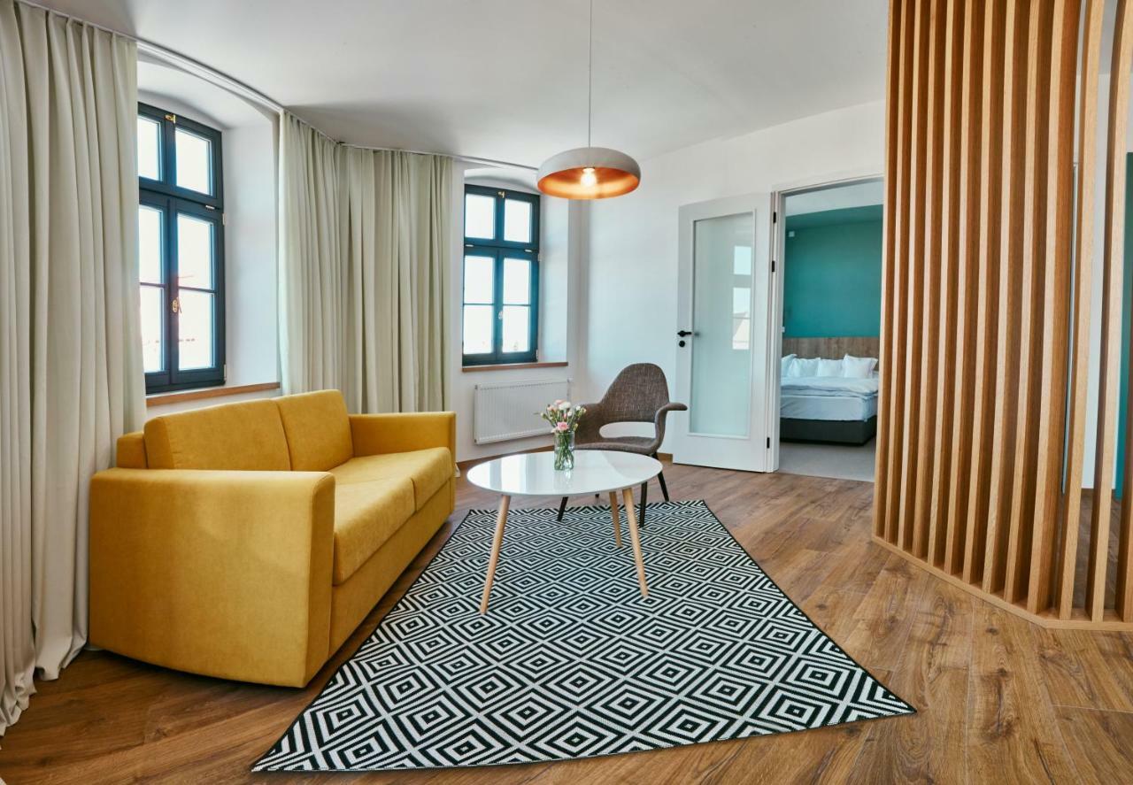 Hotel A Hostinec Slunce Osecna ภายนอก รูปภาพ