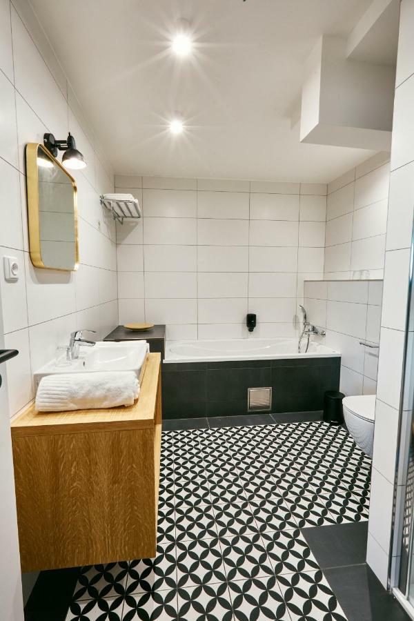 Hotel A Hostinec Slunce Osecna ภายนอก รูปภาพ