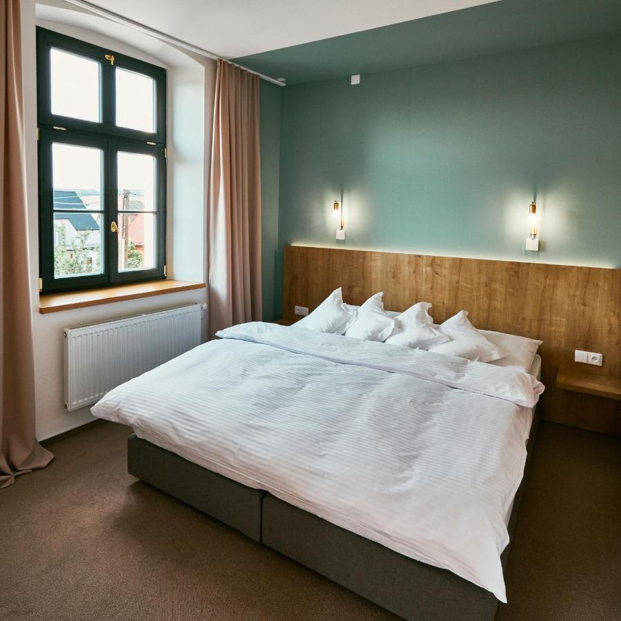 Hotel A Hostinec Slunce Osecna ภายนอก รูปภาพ